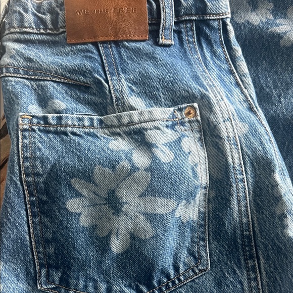 We The Free Denim - We The Free 🌺 Barrel Button-Fly Jeans